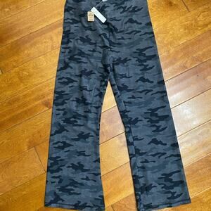 Brand new Victoria Secret leggings in sz XL